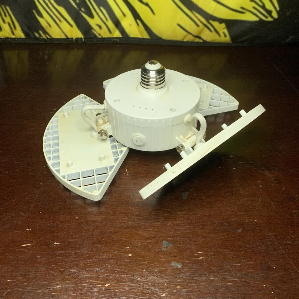 3-Panel 8000 Lumens, Direct LED Retro-Fit E26 Indoor Garage Work Light On/Off - Image 4 of 4