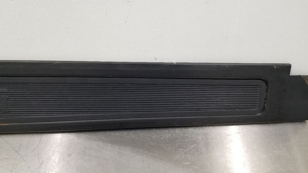 Ferrari Testarossa 1990 RIGHT Body side molding