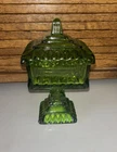 Vintage 1950’s Jeanette Glass Wedding Cake Box Footed Candy Dish Green Amber