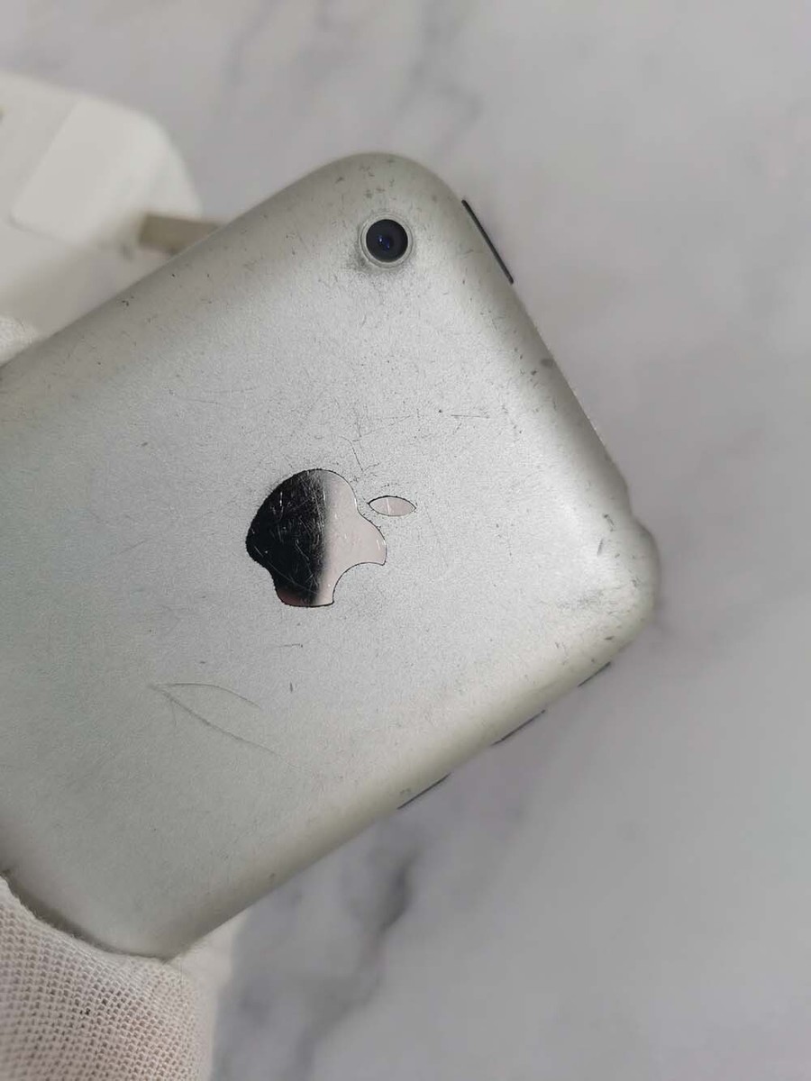 Original Apple iPhone 2G - 1st Generation 8GB Very rare IOS Original Apple iPhone 2G - 1st Generation 8GB Very rare IOS