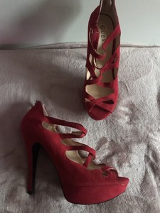 closed toe heels red