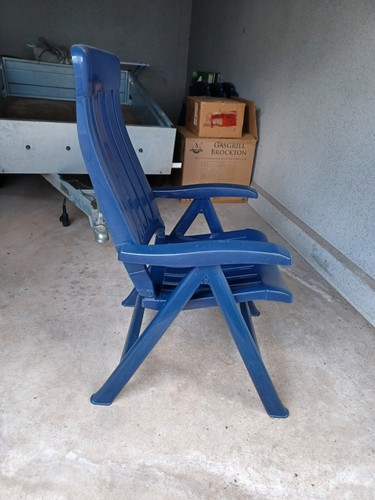 gartenstühle gebraucht Kunstoff fast neu.6Stück mir blau grüner