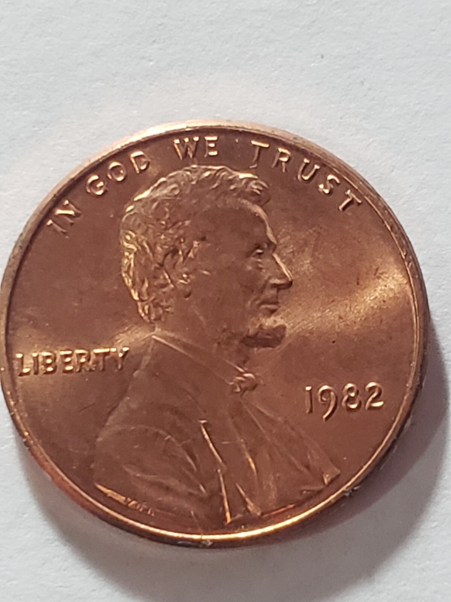 1982 No Mint Mark Small Date Zinc Lincoln Cent Penny US Coin 2.5