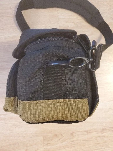 Bolso para cámara Canon 100EG gadget de fotografía de hombro negro y oliva DSLR sin espejo Foto 2 de 4