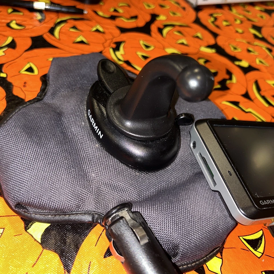 Garmin Nuvi Model 10R-023994 GPS Navigation Tested Working Condition with Cord - Image 2 of 4