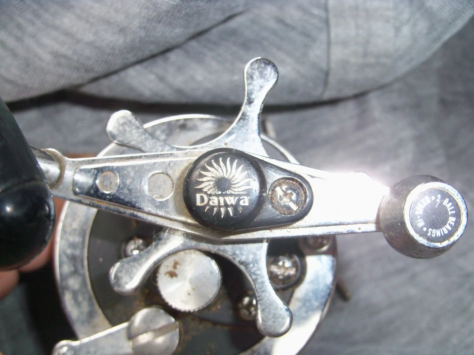 钓鱼轮,戴瓦海豹 27H 级风钓轮 — 第 3/4 张图片