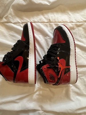 Nike Air Jordan 1 High Top Sneaker Boys US 5Y Black/Red Lace Up 575441-063