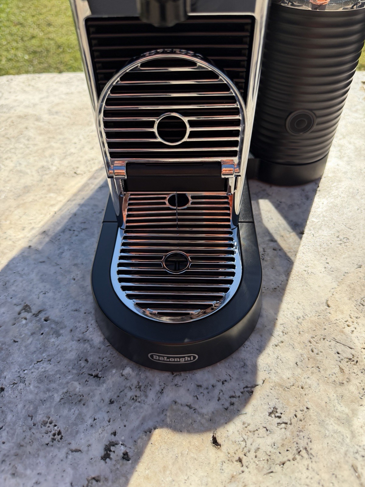 Nespresso CitiZ & Milk Espresso Machine by De’Longhi Chrome Good Condition