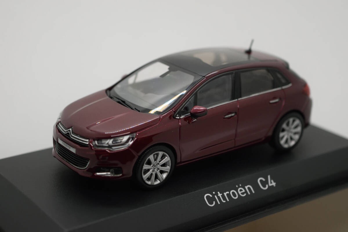 Norev Citroen C4 4-door 2015 1:43 155444