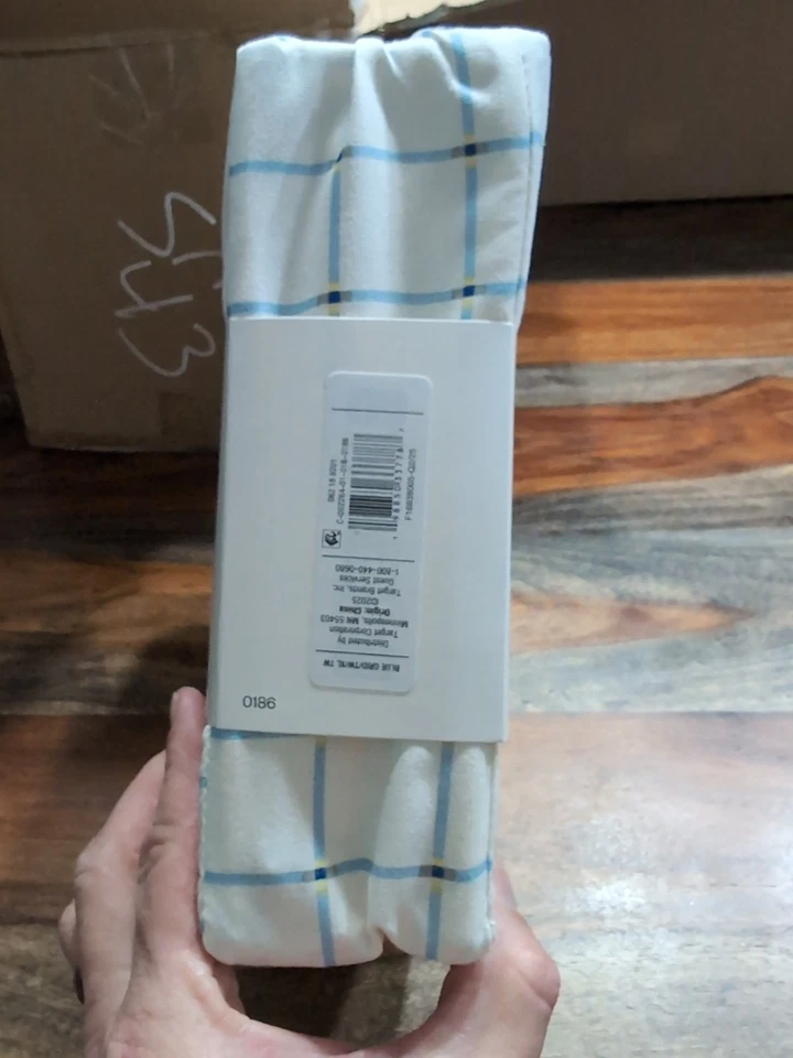 TWIN/XL TWIN Bed sheet set -WHITE AND BLUE STRIPES  Room Essentials  - Image 2 of 4