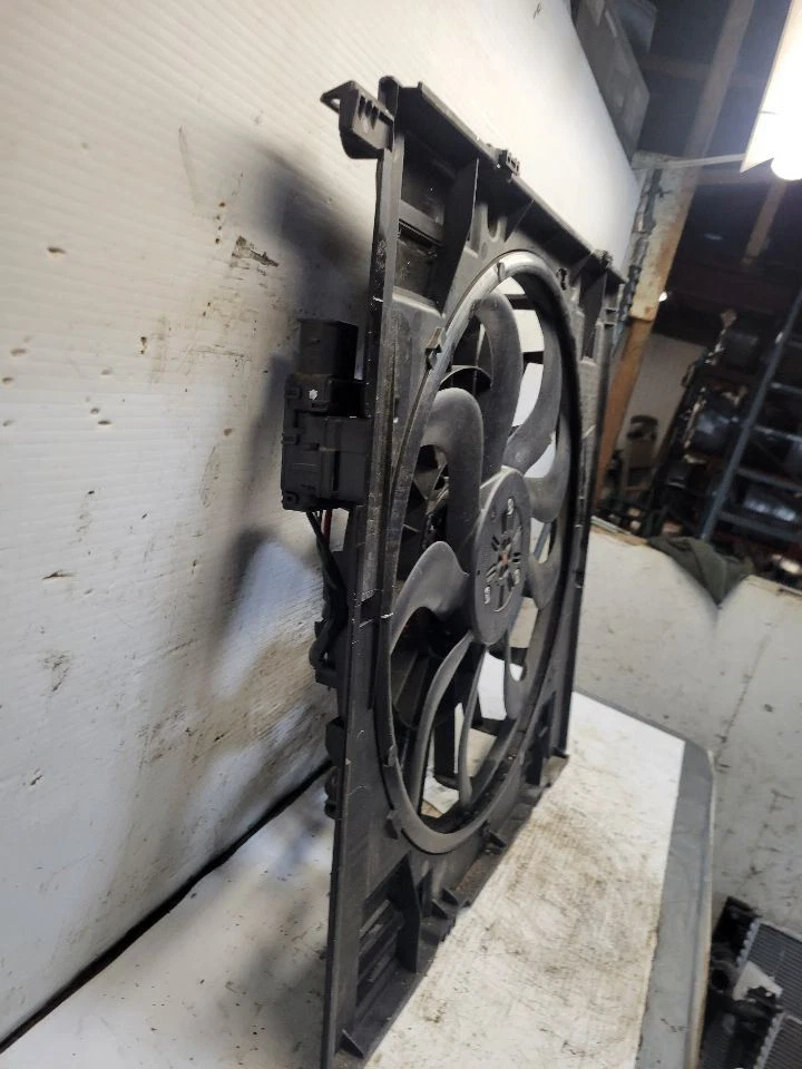 Conjunto de ventilador de motor de ventilador de radiador 600 watts compatível com 19-23 BMW X4 1691425 - Imagem 2 de 4