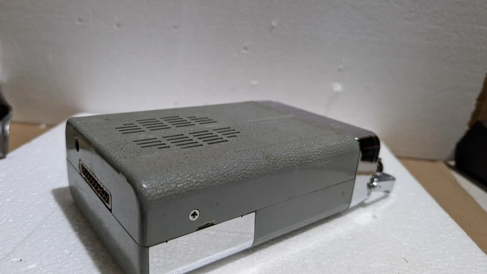 1958-60 OLDSMOBILE TRANS PORTABLE DASH AM RADIO USED - Image 4 of 4