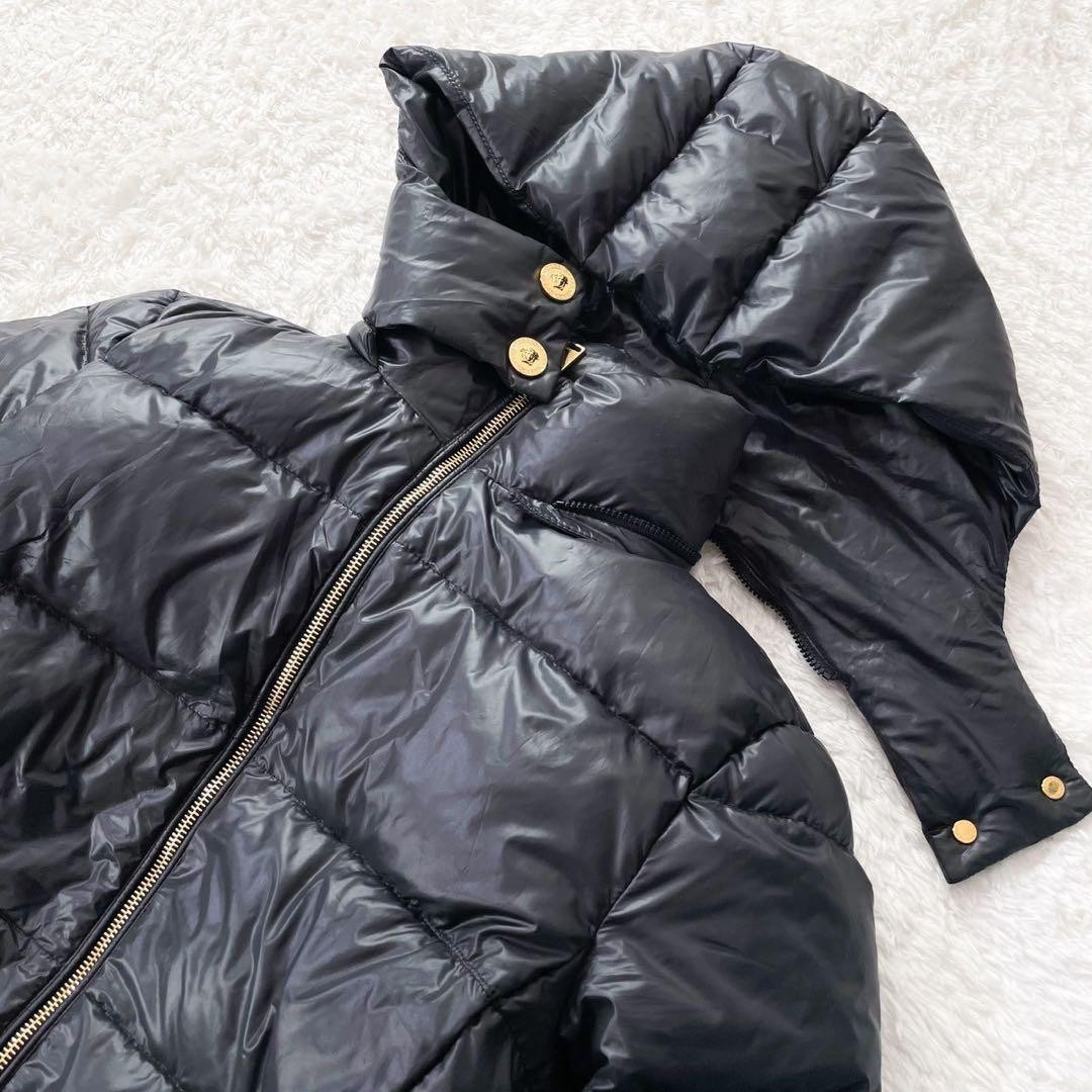 USED EXCELLENT CONDITION NEAR IC TAG! VERSACE 2-WAY DOWN JACKET IN GOLD MEDUSA thumbnail 3