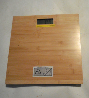 EASY HOME 180KG/0,1kg Personenwaage Digitalwaage Bambusholz AAA Batterien