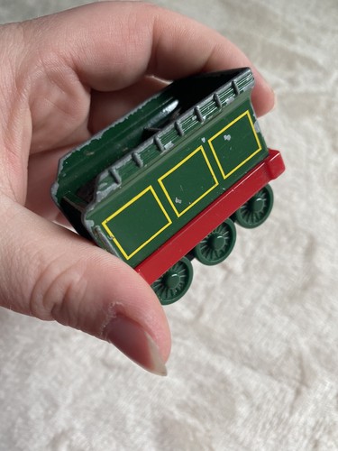 Thomas the Train Engine Die Cast Train and Car Magnetic - Picture 4 of 5