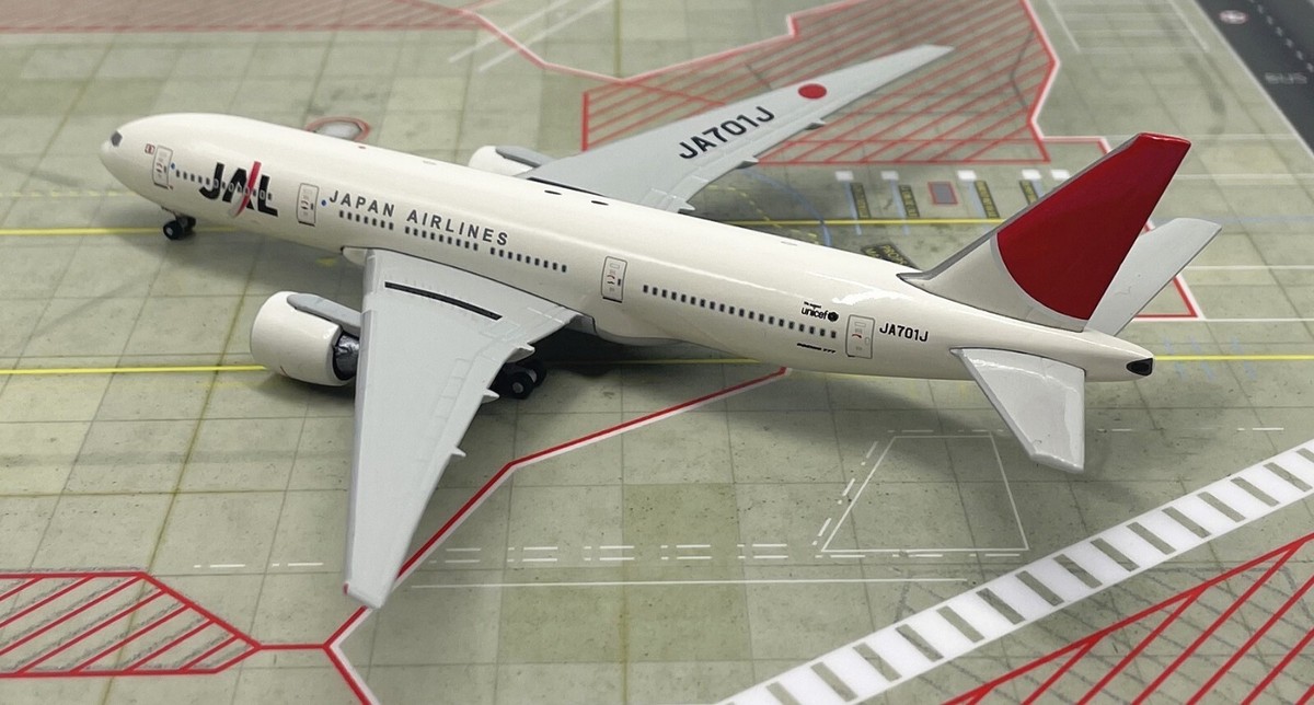 1:400 JAL JAPAN AIRLINES BOEING 777-200 Passenger Plane