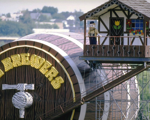 Milwaukee Brewers Bernie Brewer at His House at County Stadium Photo - Picture 1 of 1
