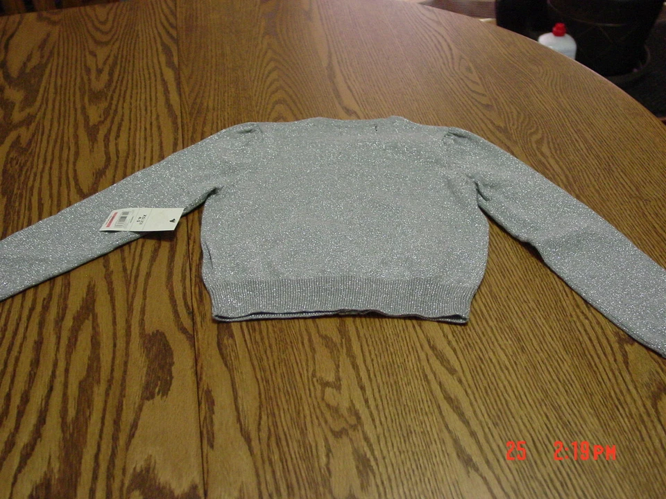 Suéter cárdigan metálico gris plateado para niñas de George Foto 2 de 2