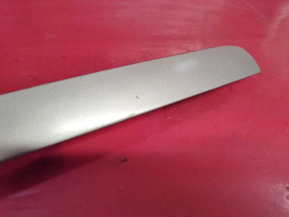 Toyota Prius 2001-2003 sedán maletero tapa llave agujero adorno fascia plateado Foto 4 de 4