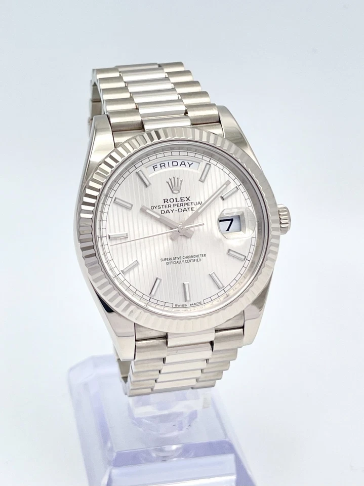Rolex DayDate 40 mm 228239 oro blanco de 18 quilates esfera con motivo de plata papeles presidenciales Foto 2 de 4