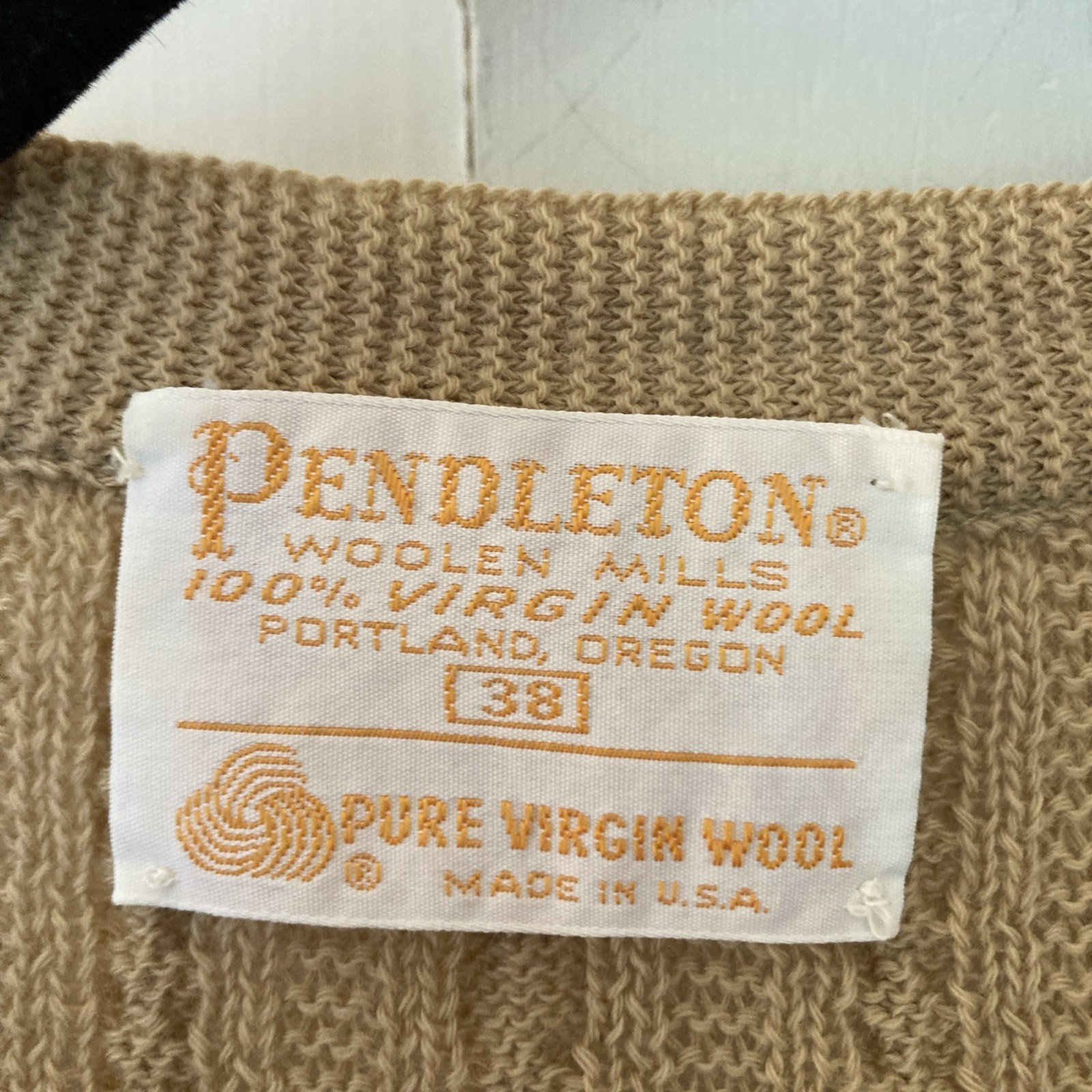 Vintage Women's Pendleton Wool Cable Cardigan Swe… - image 2