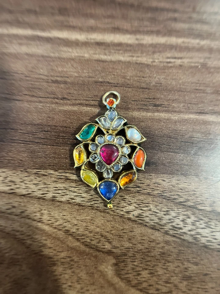 Vintage 22k Yellow Gold Gemstone Diamond Ruby NavaRatna Bazuband Kundan Pendant - Image 4 of 4