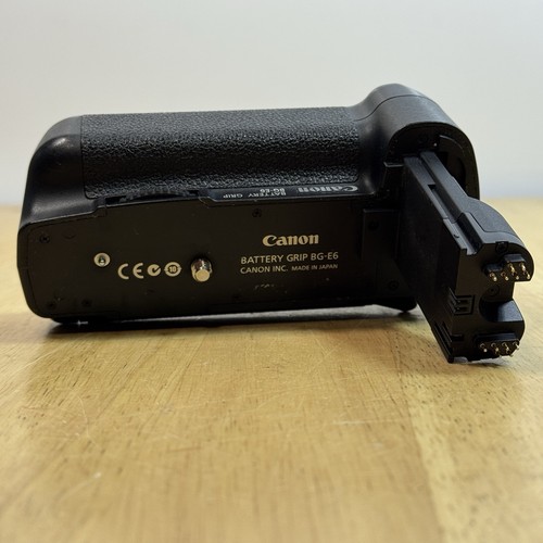 Genuine Canon BG-E6 Battery Grip for EOS 5D Mark II + 1 Aftermarket Battery - Picture 8 of 12