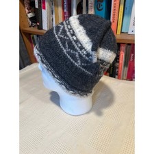 Hand Knit 100 Wool Beanie Hat Fair Isle Pattern Gray White