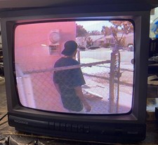 Magnavox RR1337-W101 - 13" Vintage Retro Gaming Color CRT Tube TV Wood Grain