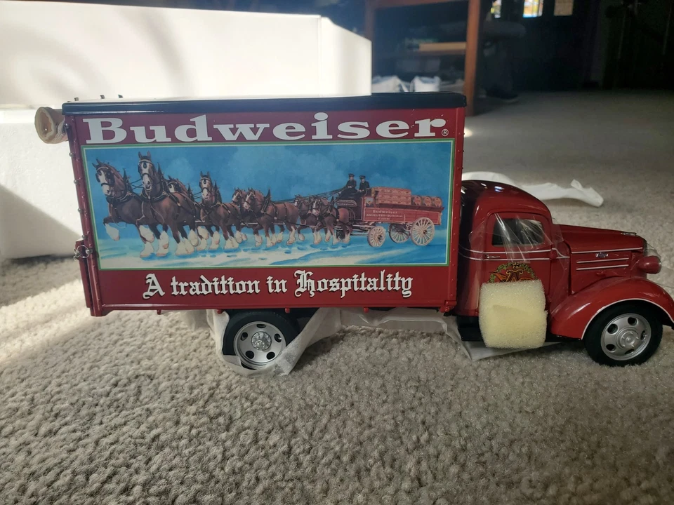 Neu in Box: Danbury Mint 1930's Budweiser Christmas Truck 1:24 Scale Diecast Car