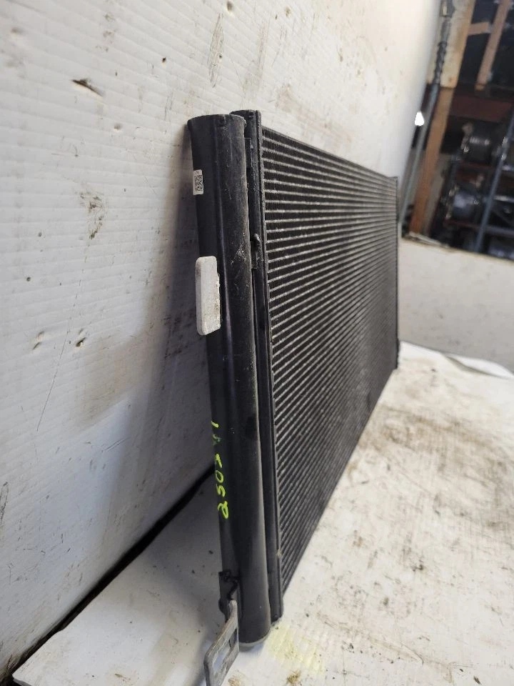 交流电冷凝器适用于 18-21 奥迪 A5 1666549 — 第 3/4 张图片