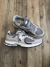 New Balance 2002R 