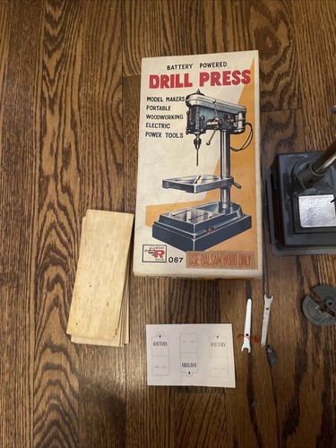 Vintage Rosko Battery Powered Mini Drill Press Toy Cuts Balsa Wood - Picture 4 of 7