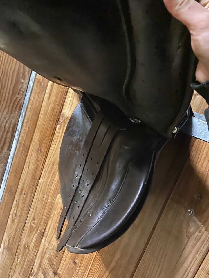 18” Cliff Barnsby Saddle - Image 3 of 4