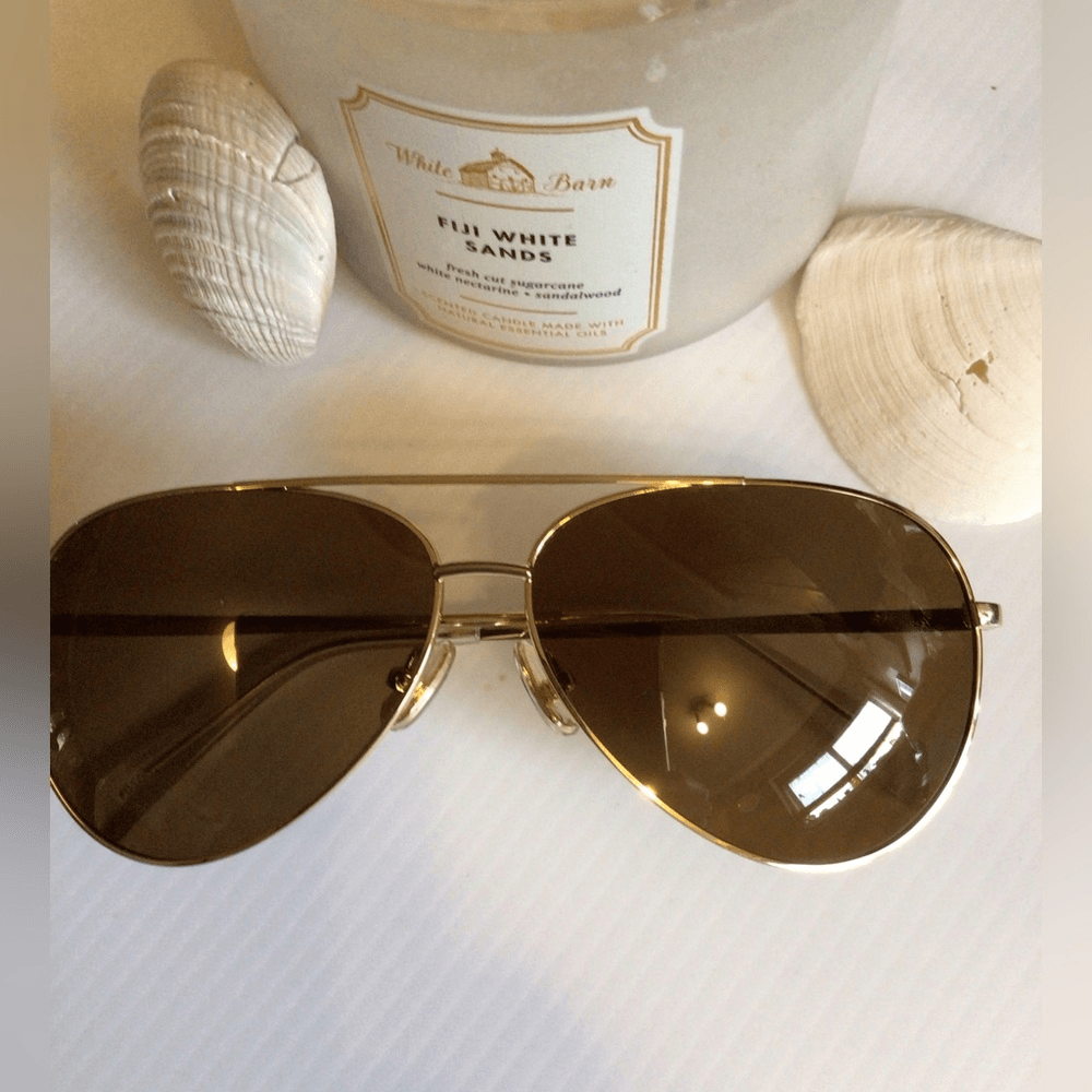 NEW! Banbe The Huntington aviator brown gold Ray-Ban RB3025 Aviator Gradient Sunglasses | LensCrafters main image 3