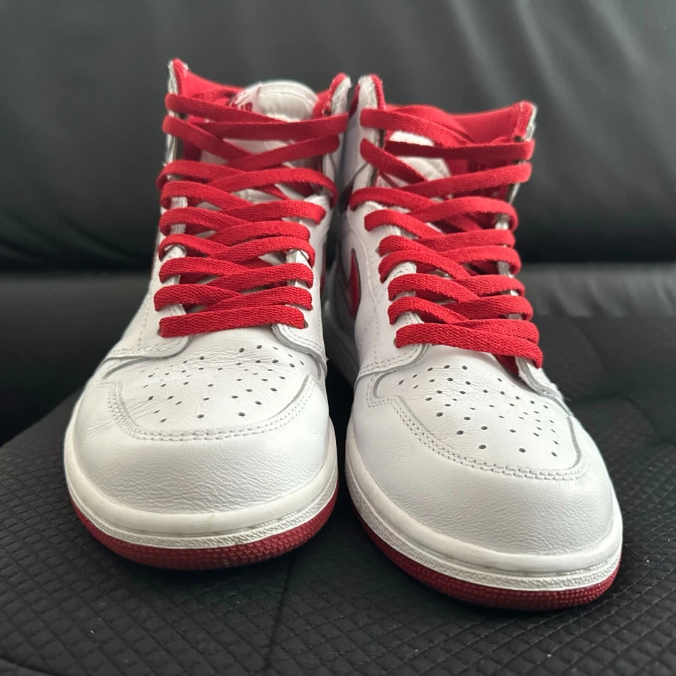 Jordan 1 Retro Metallic Red (2017) Gr 41 - 555088-103 - EU41 - US8, Foto 2 von 5