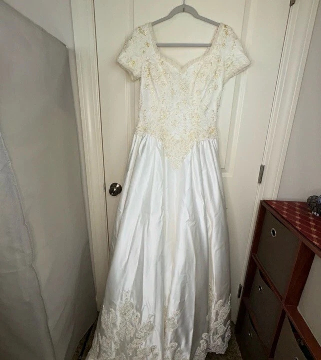90’s Vintage Mori Lee White Lace Satin Beaded Wedding Dress Train Size 12 - Image 2 of 4