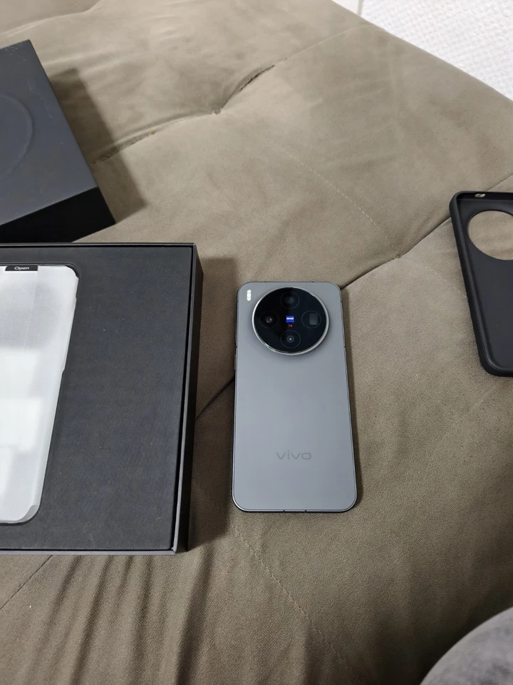 Vivo X300 12GB 256GB Schwarz EU - Bild 4 von 4