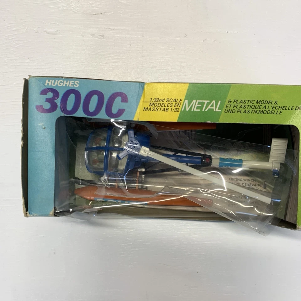 RARE Britains 1:32 Metal 9611 Hughes 300C Police Toy Helicopter Broken Box - Image 4 of 4