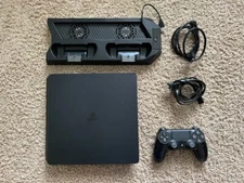 Ps4 CUH-2215B - 500 GB ( Comes With Charging Stand)