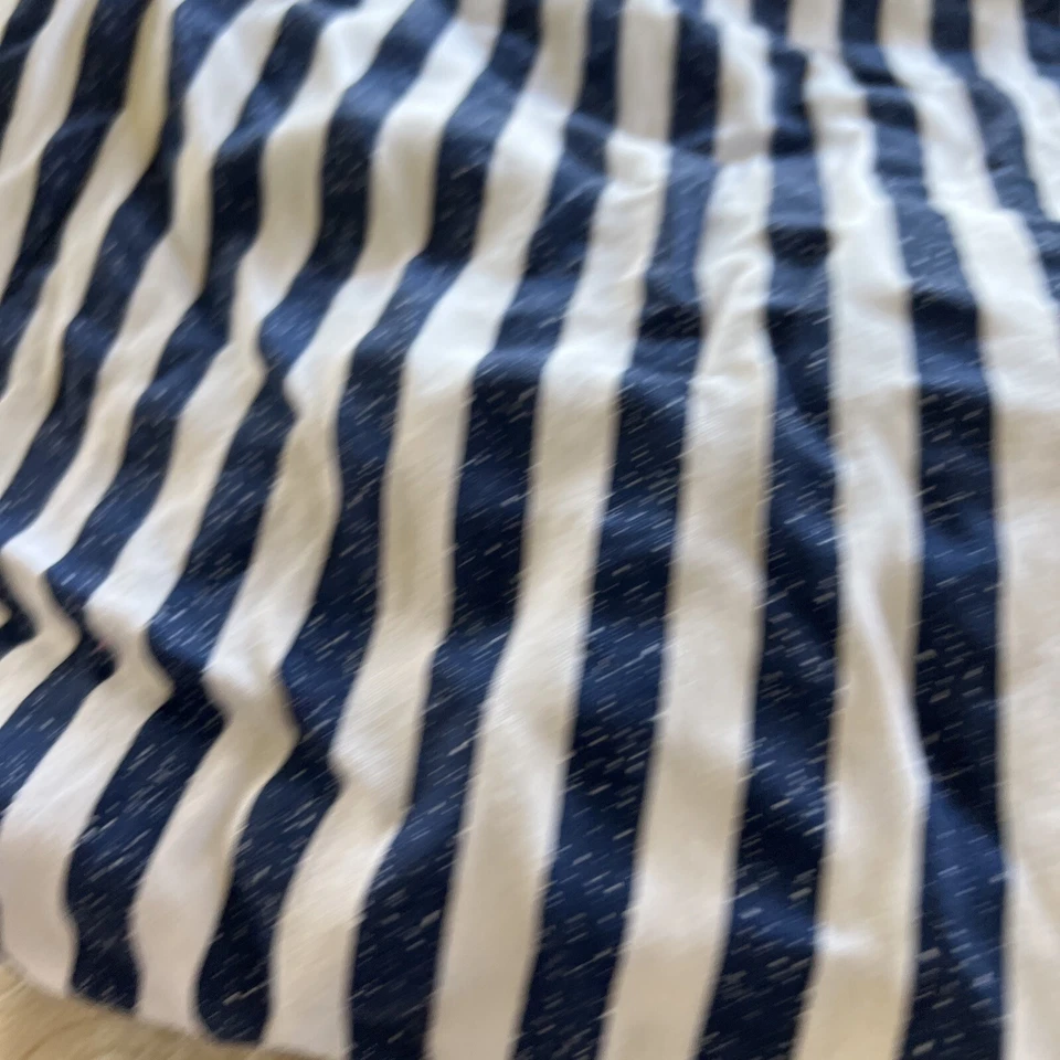 Sábana bajera ajustable a rayas azul marino blanco para niños Babies R Us cama para niños pequeños Foto 4 de 4