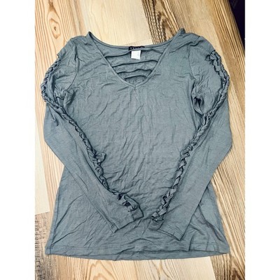 Venus Women's Medium Gray Cage Front V-Neck Braided Sleeve Long Sleeve Top