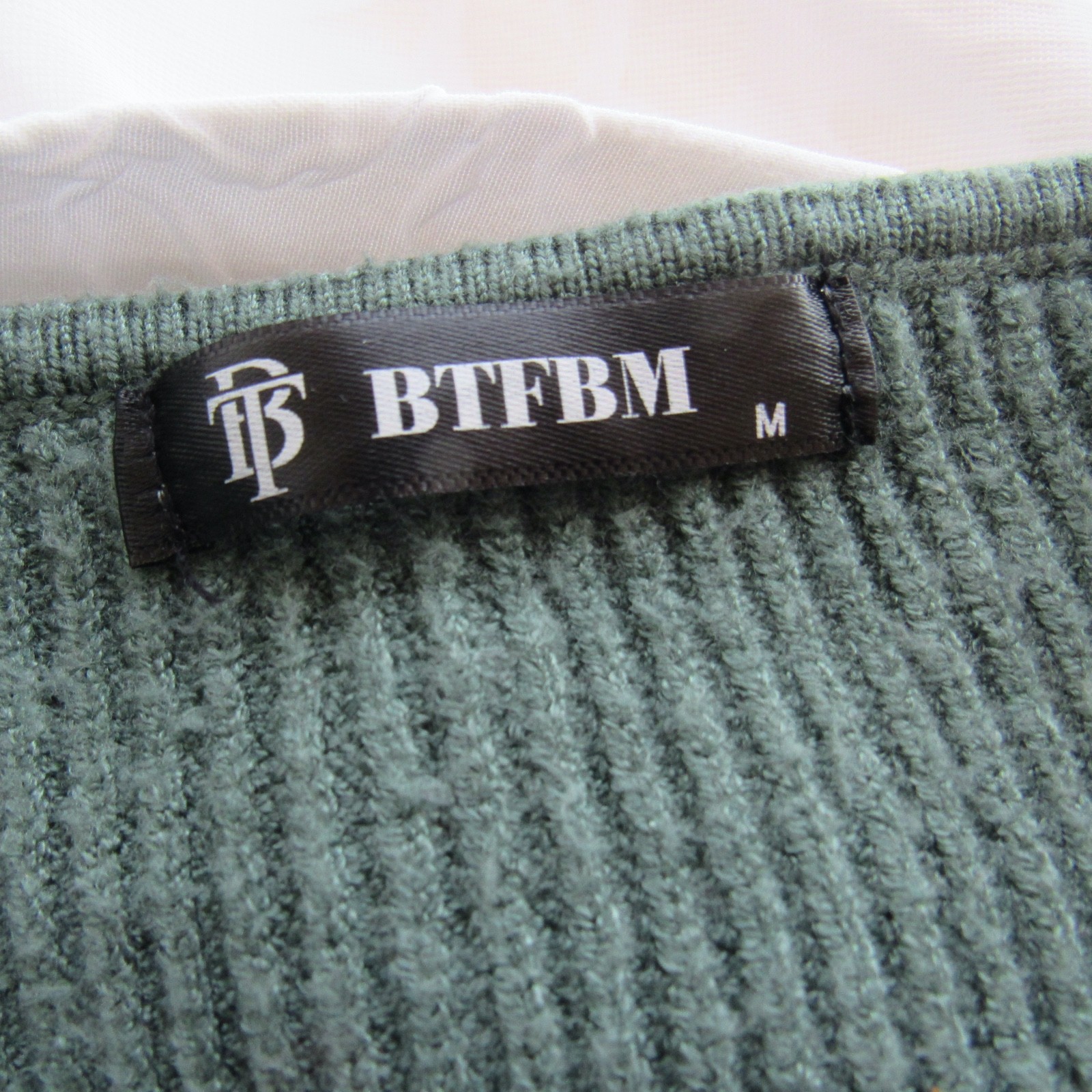 Crop Solid Green Pullover Thick Wrap Ribbed M BTF… - image 8