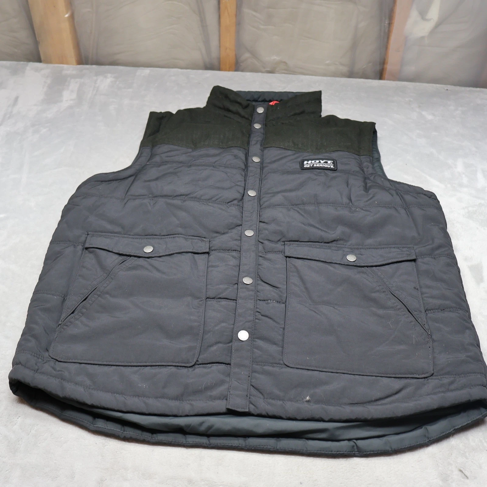 Hoyt Archery Vest Mens XL Black Quilted Light Insulated Snap Front Puffer Warm