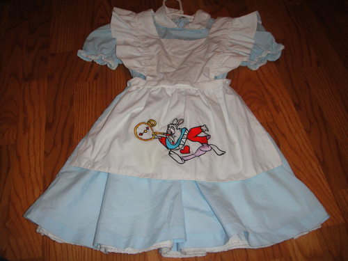 THE DISNEY STORE ALICE IN WONDERLAND 