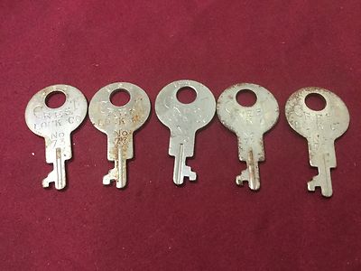 Vintage Crest Lock Co CT-1 Pre-cut Luggage Keys, Set of 5 - Locksmith