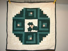 Vintage Handmade Christmas Quilt Wall Hanging Wreath Country Quaint