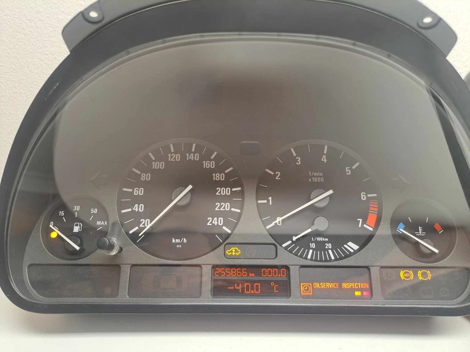 Cuadro velocímetro Speedo 8375669 62106942225 KM/H BMW E39 528i 1997 Foto 4 de 4