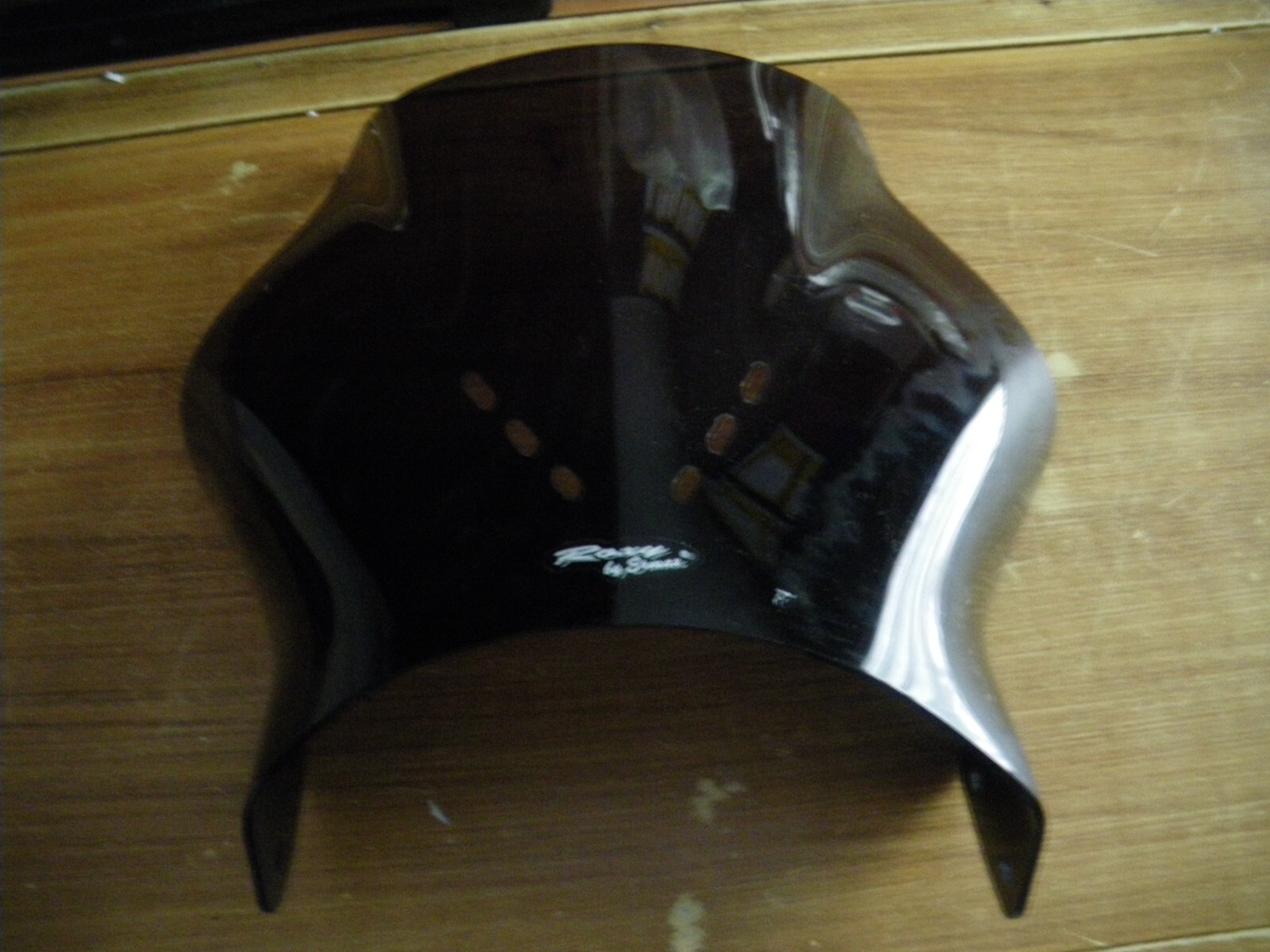 Bulle saute-vent moto Roxy 22 cm en finition premium fumée