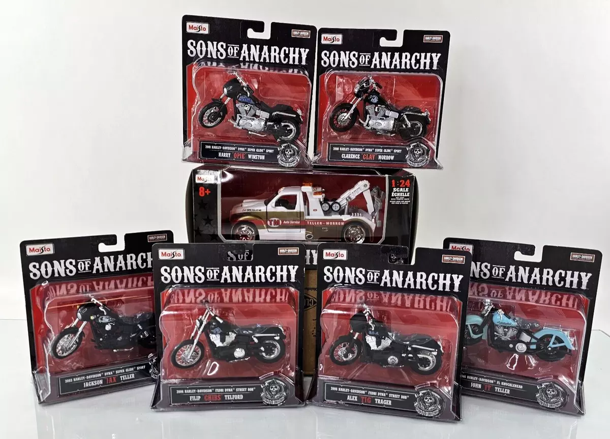 Maisto SONS OF ANARCHY Harley Davidson Motorcycles & Tow Truck COMPLETE SET  NEW